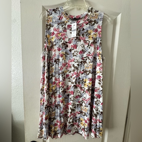 Lane Bryant Tops - NWT Lane Bryant Floral Sleeveless Tunic - Multicolor